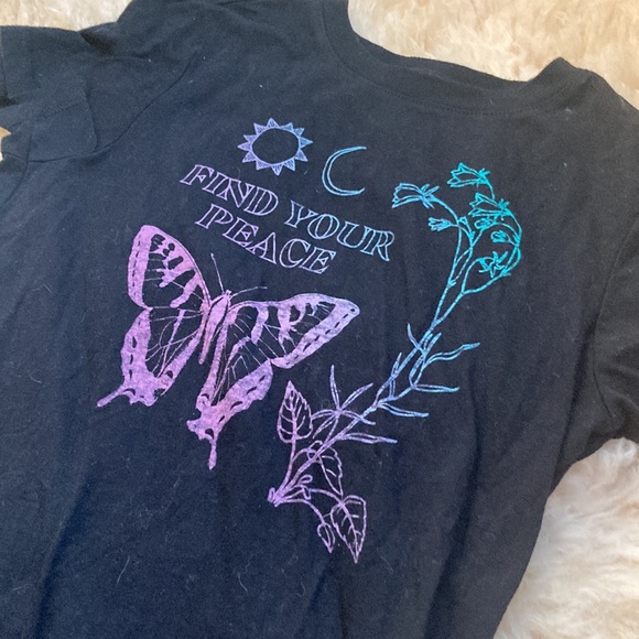 Aeropostal women’s small find your peace butterfly black T-shirt - Picture 4 of 8